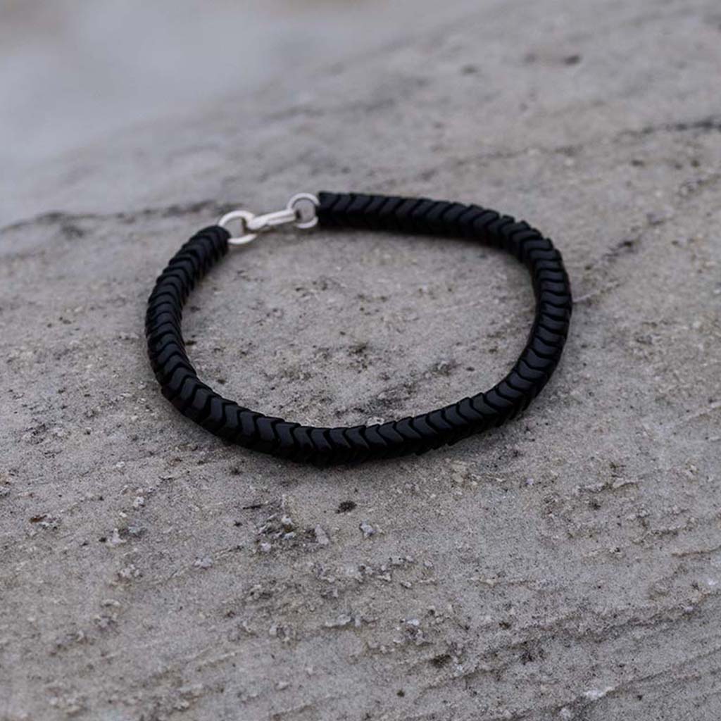 accent bracelet - vintage black snake vertebrae beads